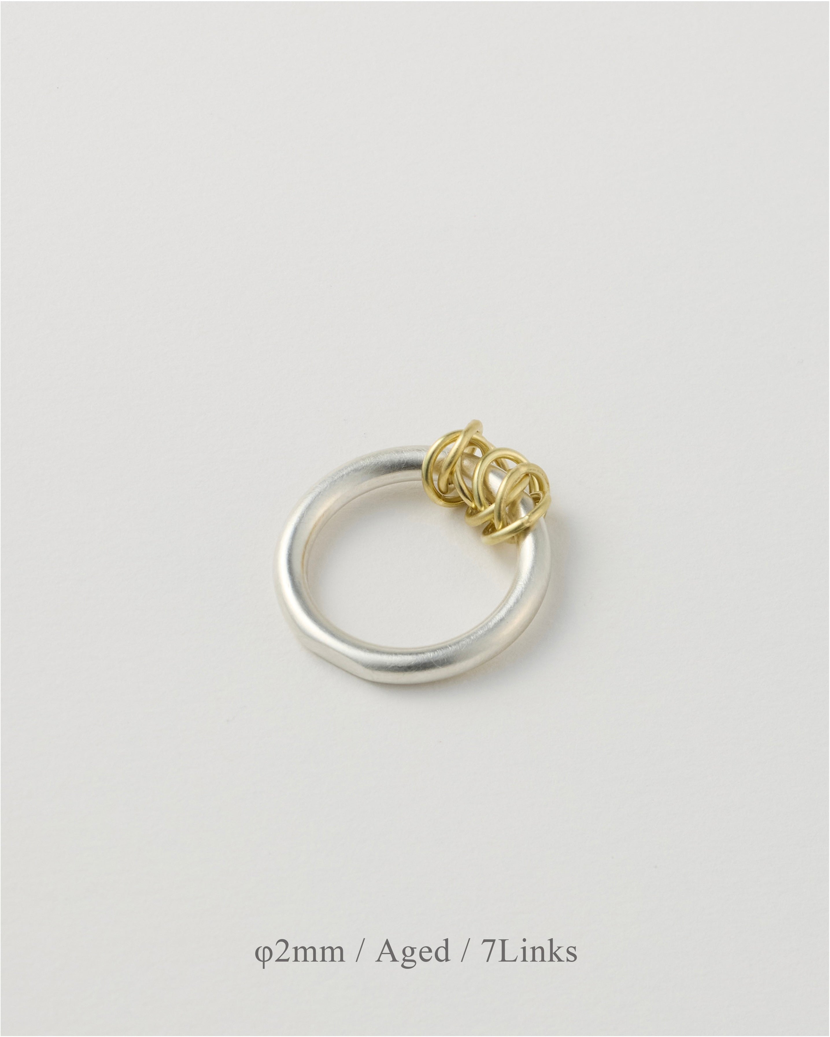 'Linked' ring
