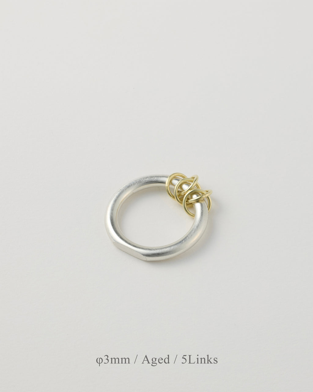 'Linked' ring