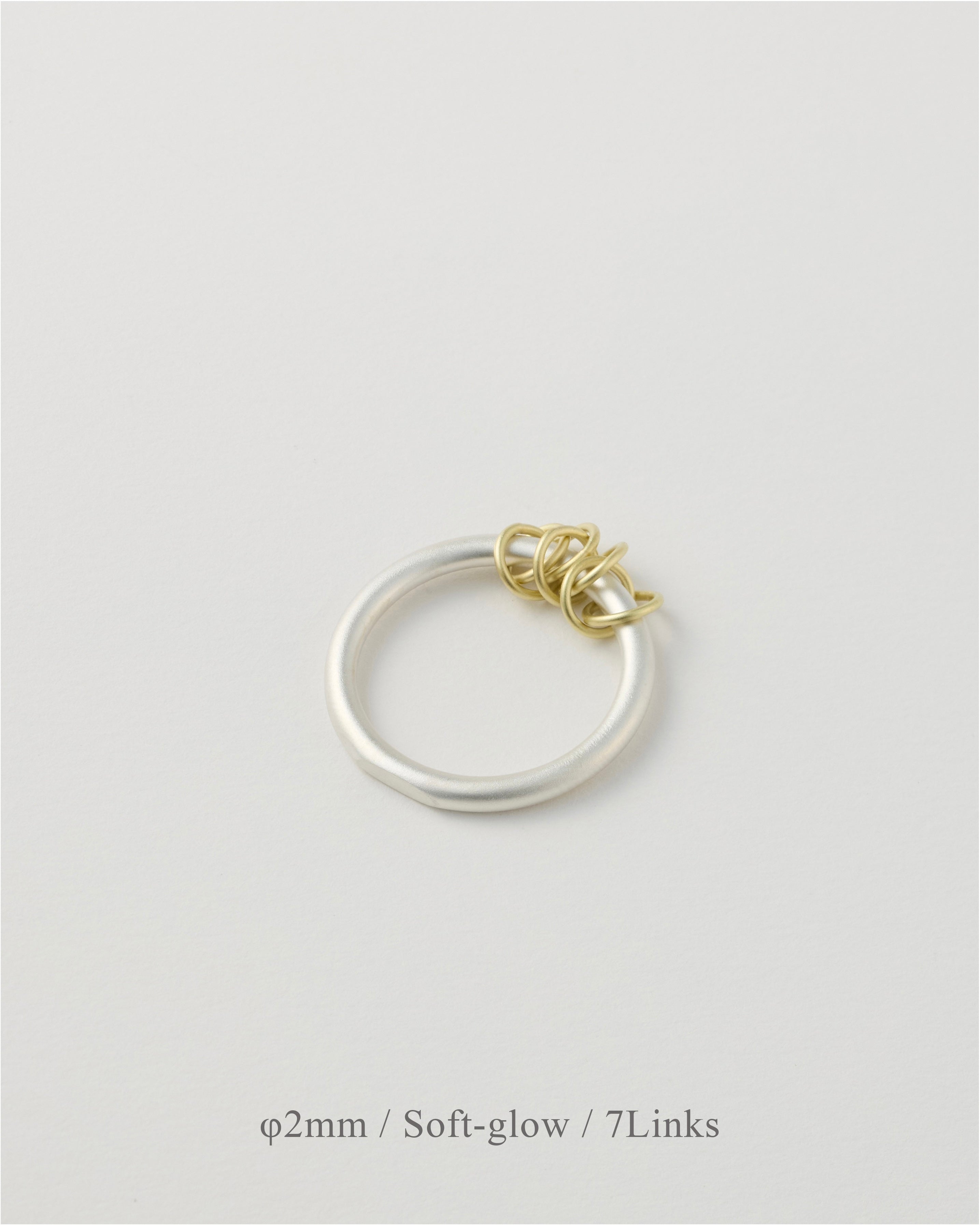 'Linked' ring
