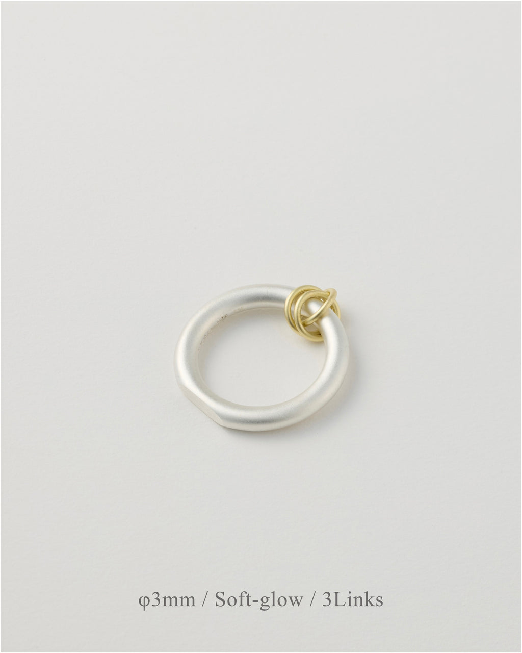 'Linked' ring