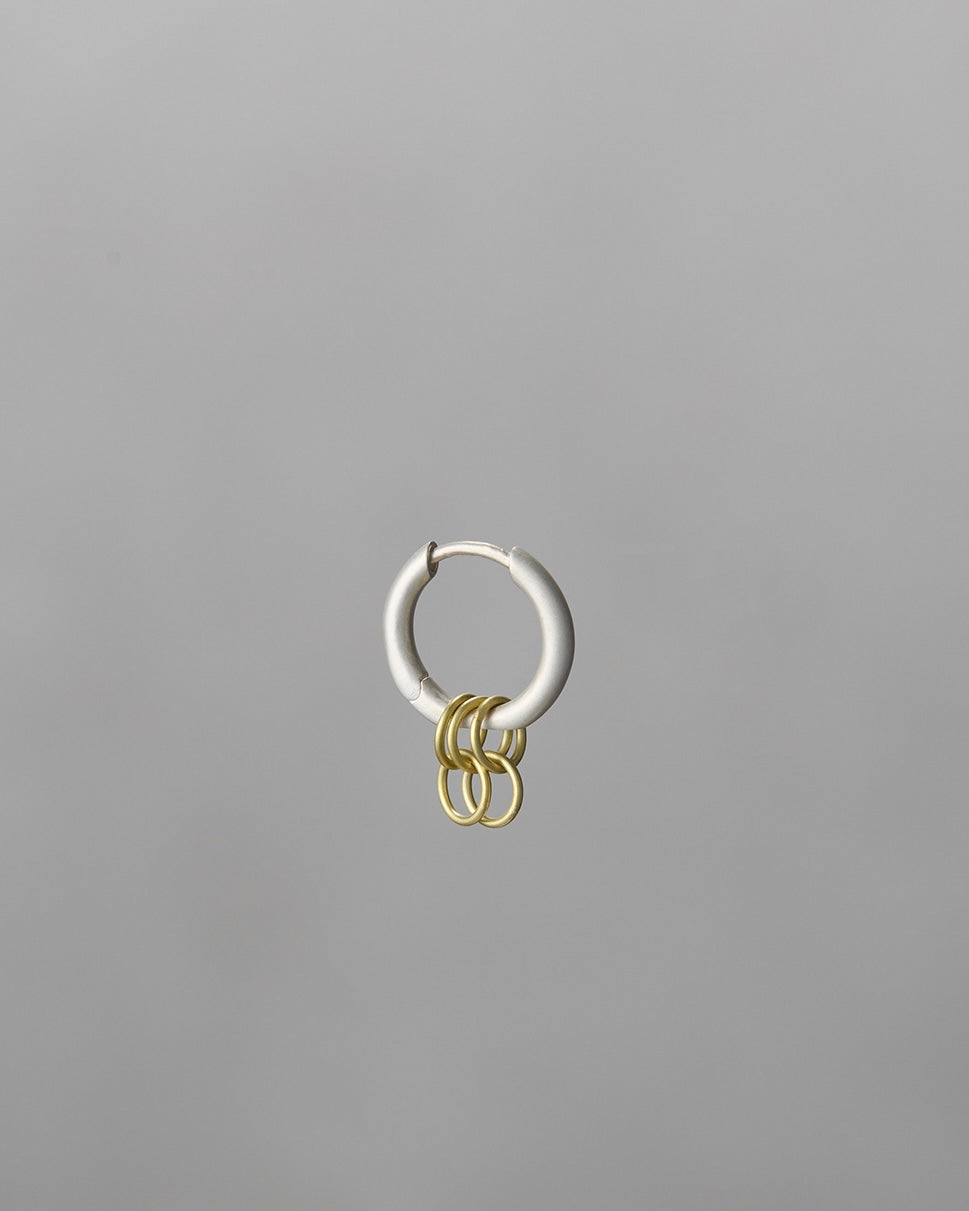 'Linked' pierced earring