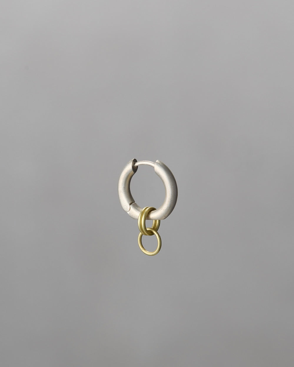 'Linked' pierced earring